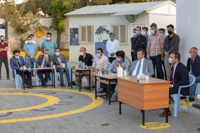 Kaymakam Aslan’dan Vali Mithat Bey Mahallesi’ne ziyaret
