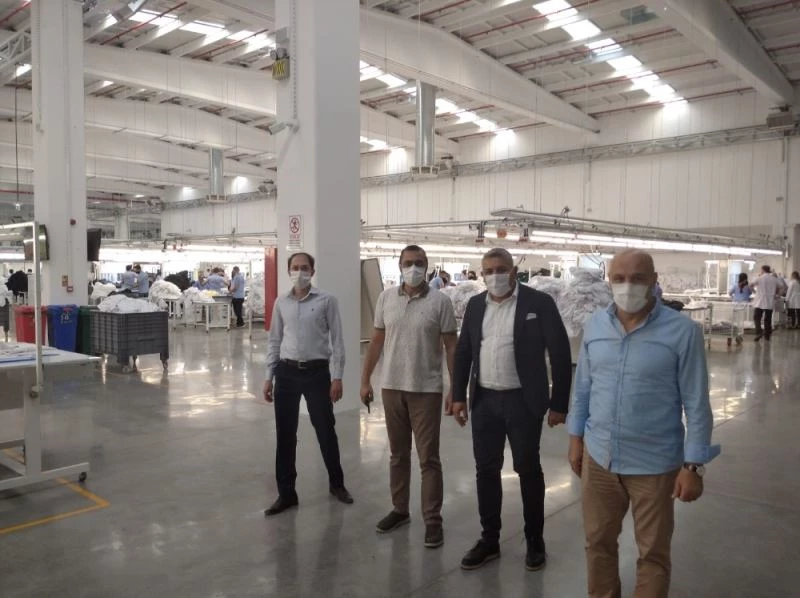 Sadıkoğlu: “Fabrikalarda tedbirler alınarak üretim devam ediyor”
