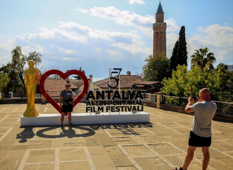 Altın Portakal Film Festivali platformlarına turistler ilgi gösteriyor