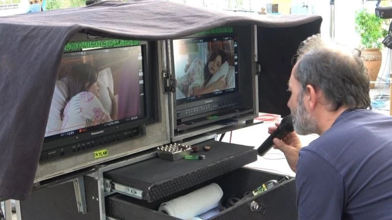 (Özel) İzlenme rekoru kıran dizide ayrılık ve erken final iddiaları
