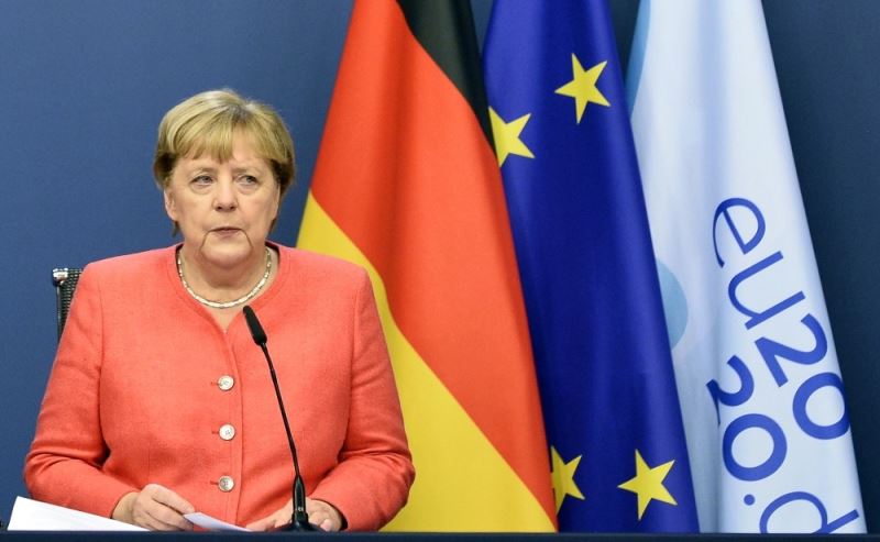 Almanya Başbakanı Merkel: “Aralık ayında Türkiye ile vize serbestisi görüşülecek”
