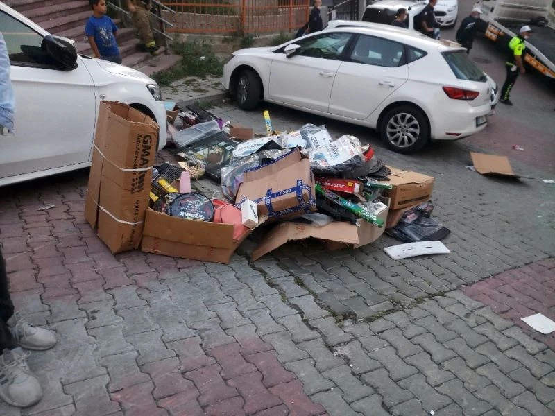 Kağıthane’de yokuşu çıkamayan minibüs devrildi: 1 yaralı
