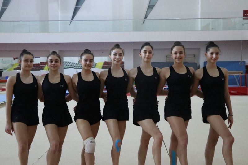 (Özel haber) Ritmik Cimnastik Büyükler Milli Takımı, Mersin’de kampa girdi
