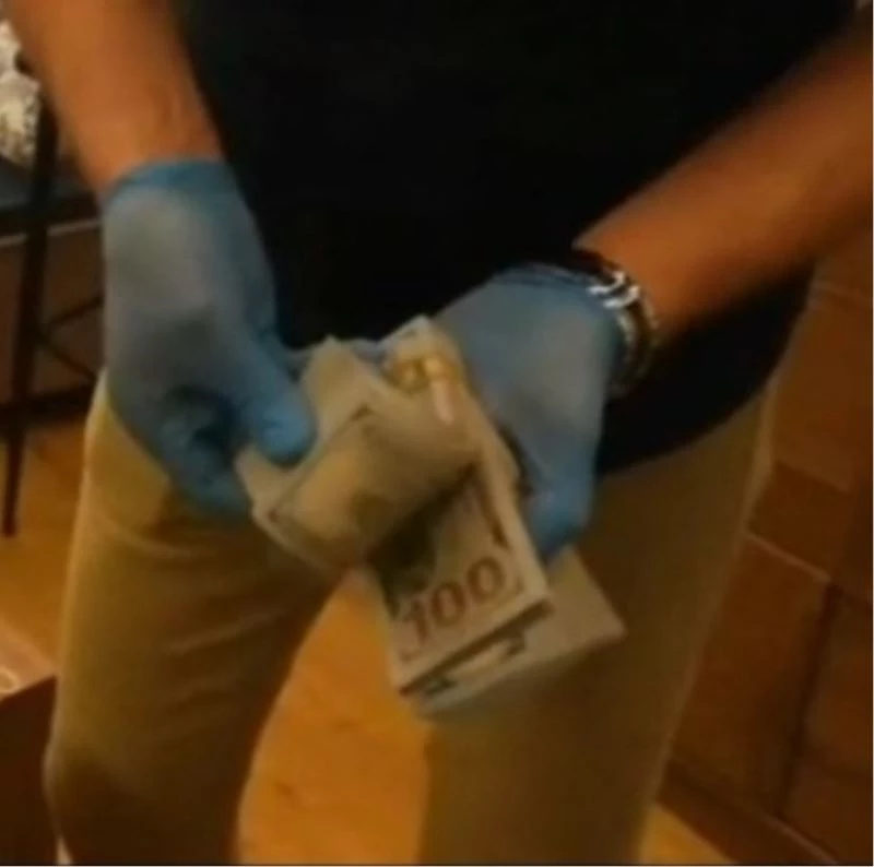 Değersiz Belarus parası ile insanları dolandıran şahıslar gözaltına alındı
