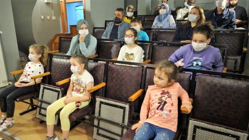 Karagöz ve Hacivat’ın pandemi esareti sona erdi
