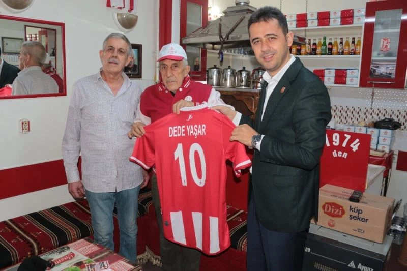 Balkes’ten vefa ziyareti
