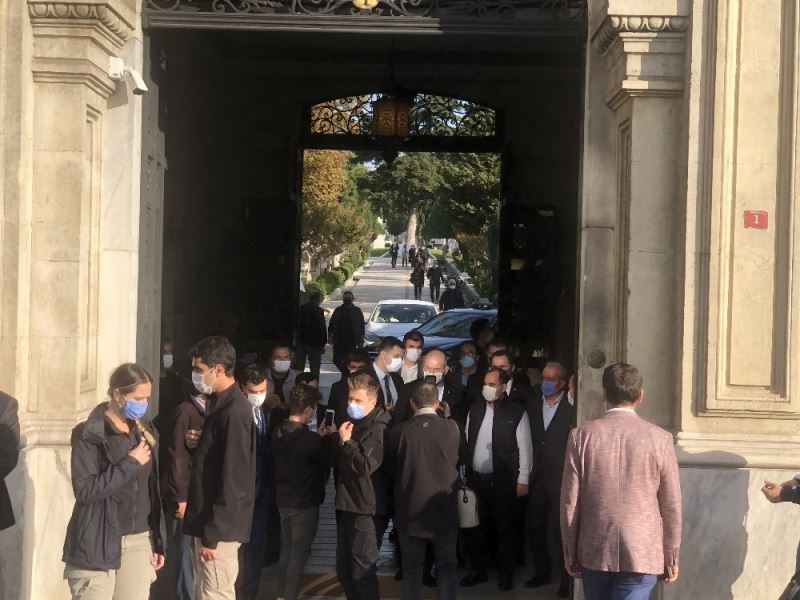 AK Parti İstanbul Milletvekili Markar Esayan’nın cenazesi toprağa verildi
