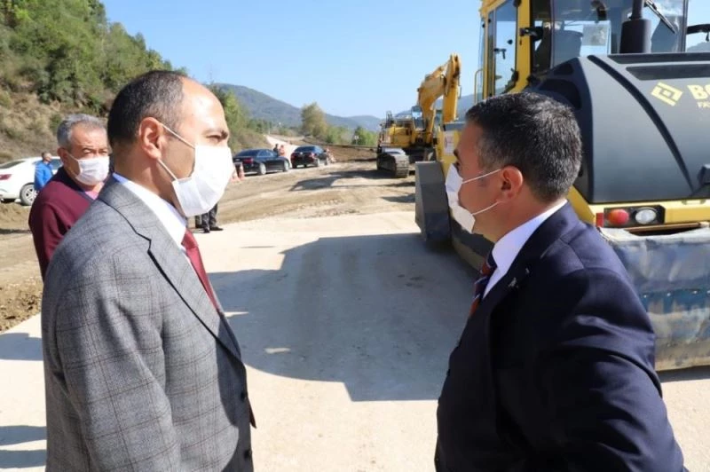 Vali Atay Yığılca yolunda incelemelerde bulundu
