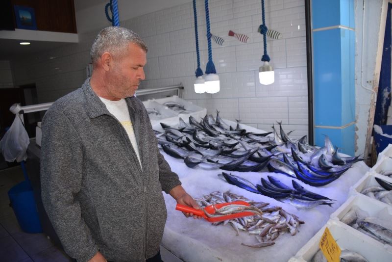 Sinop’ta 3 günlük kötü hava balık fiyatlarını 3’e katladı
