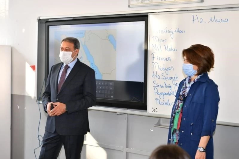 Vali’den öğrencilere Maske-Mesafe-Temizlik ödevi
