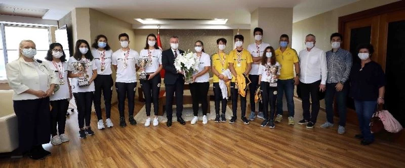 Başkan Büyükakın, “Gençlerimizden dünya dereceleri bekliyorum”
