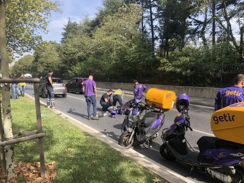 (Özel) İstanbul’un göbeğinde feci kaza: Kurye yerdeyken sürücü paspasları temizledi
