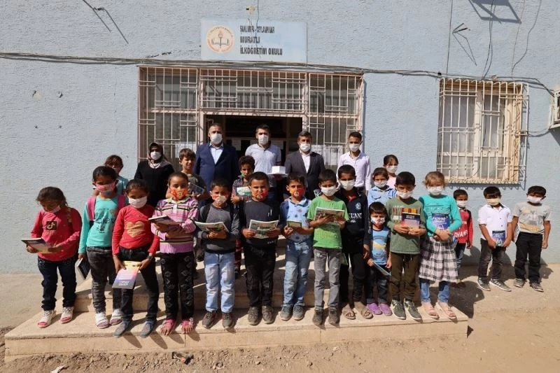Kırsaldaki çocukların kitap eksiği gideriliyor
