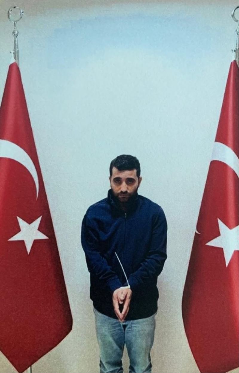 Kayseri’de 2016’da çarşı iznine çıkan askerlere saldırının faillerinden PKK’lı Ferhat Tekiner, MİT’in operasyonuyla Irak’tan Türkiye’ye getirildi.
