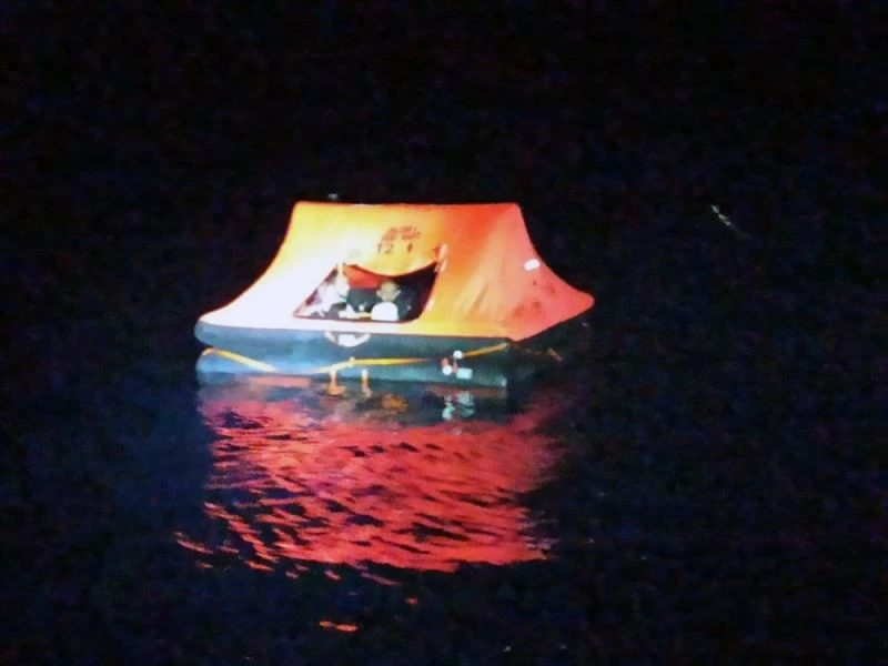 Datça açıklarında 16 sığınmacı kurtarıldı
