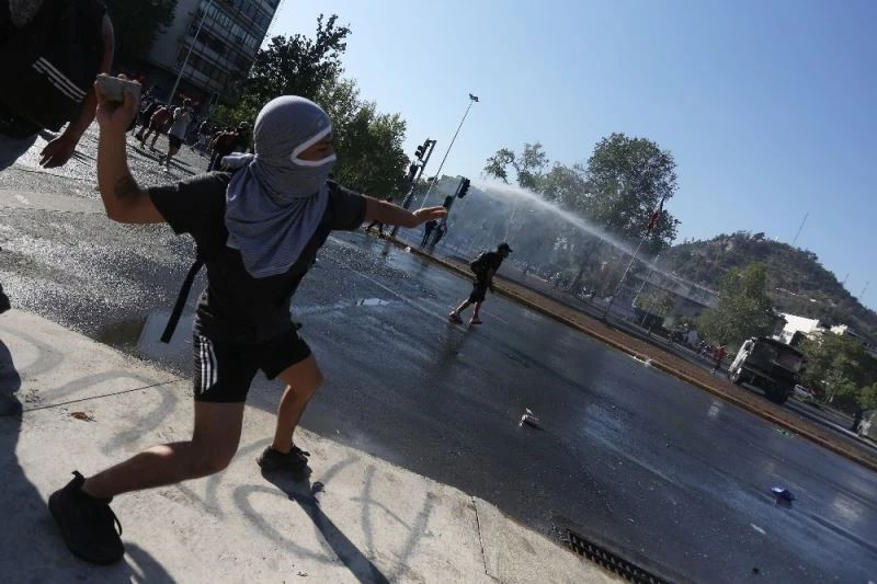 Şili’de referandum öncesi halk sokaklara döküldü
