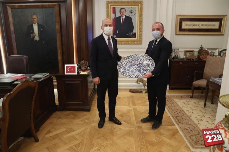 İl Başkanı Karabıyık, İçişleri Bakanı Soylu’yu makamında ziyaret etti
