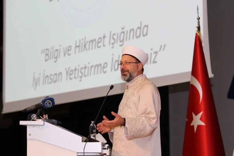 Diyanet İşleri Başkanı Erbaş, Ağrı’da akademisyenlere ve medrese hocalarına seslendi
