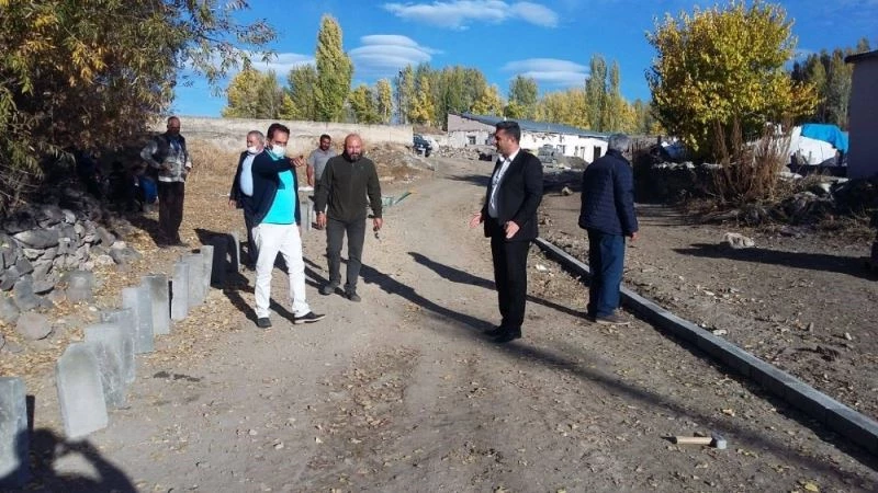 Akyaka’da mahalle araları yollar yapılıyor
