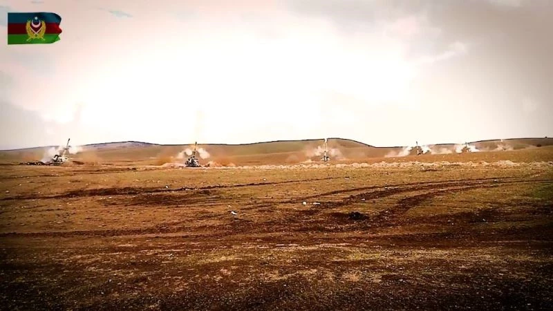 Azerbaycan, Ermenistan’a ait hedefleri vurmaya devam ediyor
