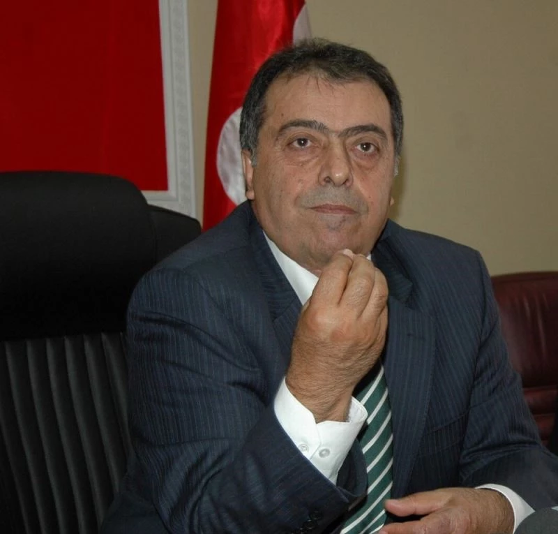 Geçirdiği beyin kanaması nedeniyle kaldırıldığı hastanede tedavi gören eski Sağlık Bakanlarından Osman Durmuş, 73 yaşında hayatını kaybetti.
