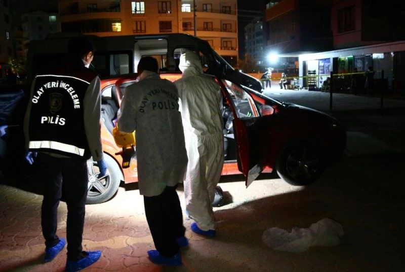 Ayrıldığı nişanlısı ve annesini öldürdü
