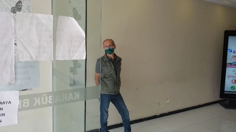 (Özel) Karantinasının bittiğini sanıp su parası ödemeye geldi
