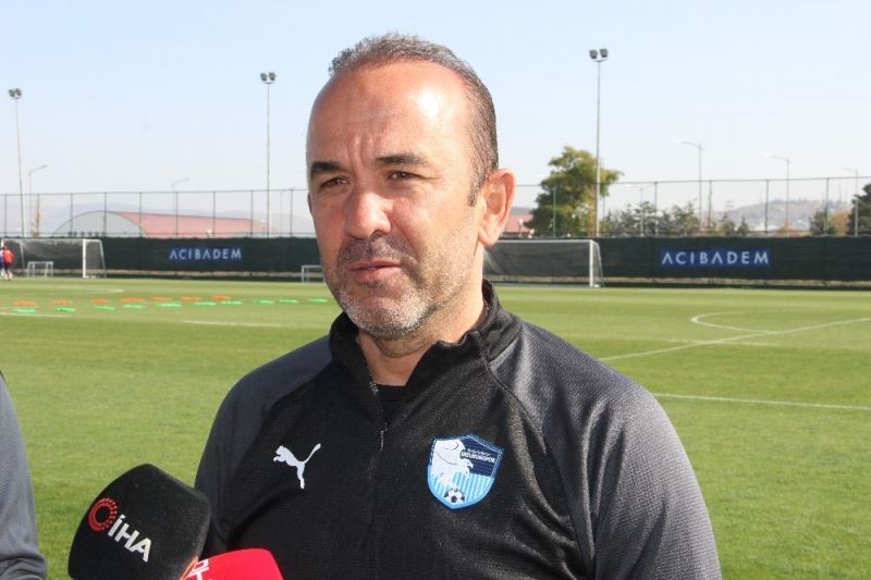 Mehmet Özdilek: “Hakem kararları oynanan futboldan daha çok konuşuldu”
