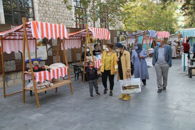 Malatya’nın ilk ‘hanımeli pazarı’ açıldı
