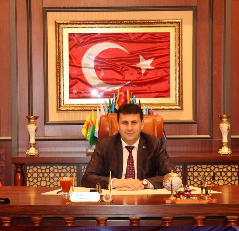Çat Belediye Başkanı Melik Yaşar’dan  Mevlit Kandili ve Cumhuriyet Bayramı mesajı
