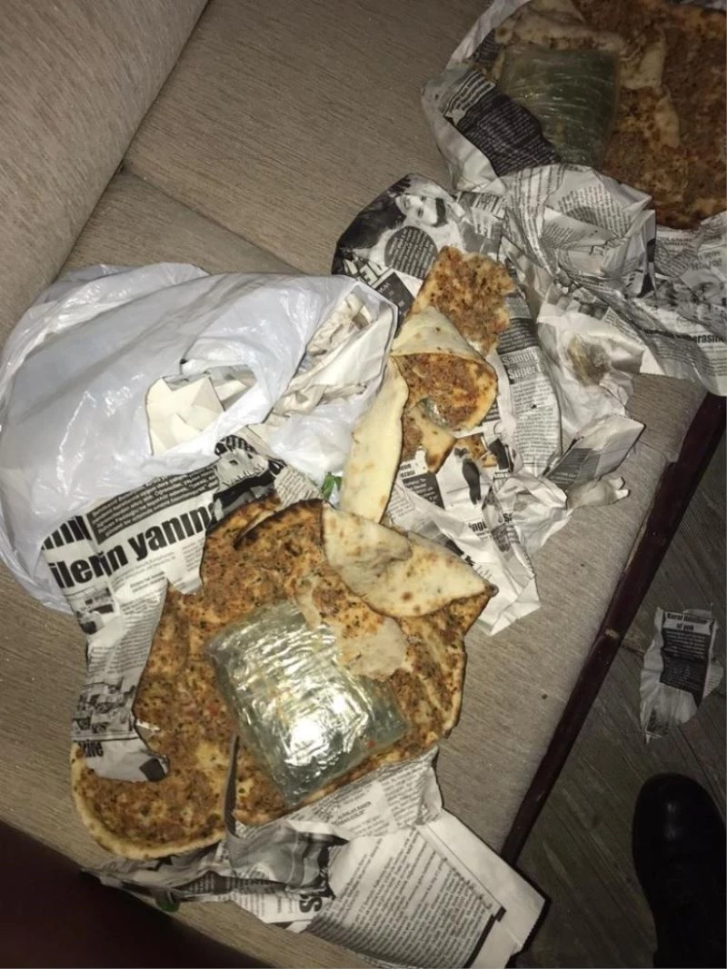 Antalya’da yolcu otobüsünde lahmacun arası uyuşturucu
