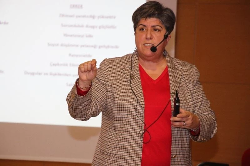 Teknosa “Teknolojinin Gücü” paneli ile Dijital Topuklar Zirvesi’nde
