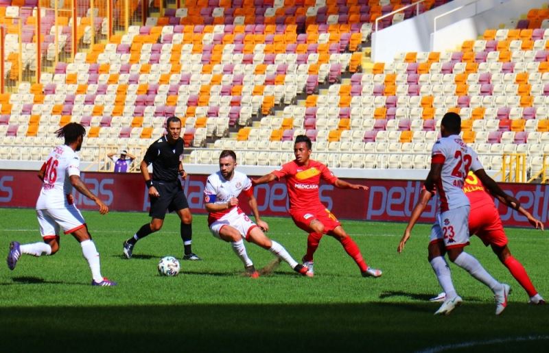 Süper Lig: Yeni Malatyaspor: 1 - Antalyaspor: 0 (İlk Yarı)