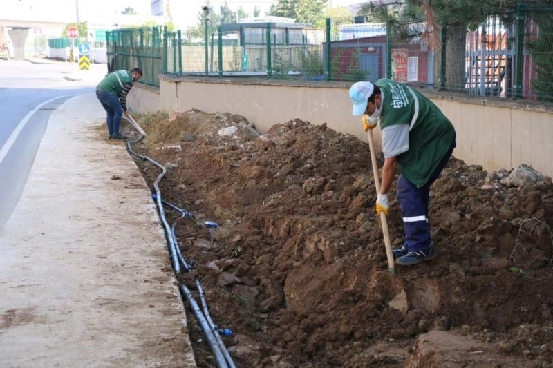 Otogar köprülü kavşağı yeşillendiriliyor
