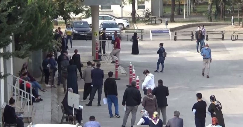 Gaziantep’te test kuyrukları uzadı Vali ikinci dalga için uyardı
