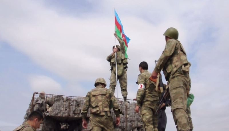 Milli kahraman Mubariz İbrahimov’un imha ettiği karakola Azerbaycan bayrağı dikildi
