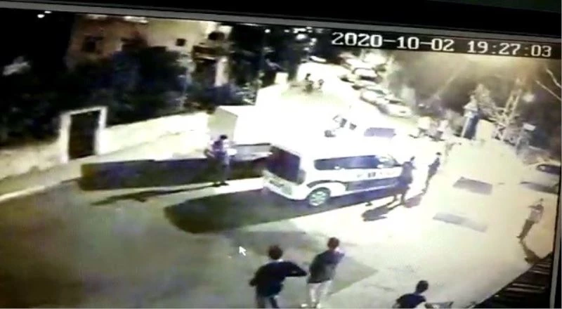 Polis, oto hırsızını önünü keserek yakaladı, o anlar kameraya böyle yansıdı
