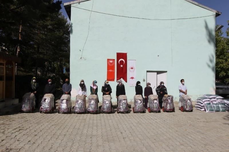 Kadın çiftçiler süt üretimini artırmak için destekleniyor
