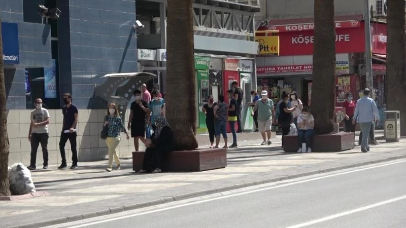 Maske ve sosyal mesafe kuralına uymayan 770 kişiye 666 bin 584 TL ceza
