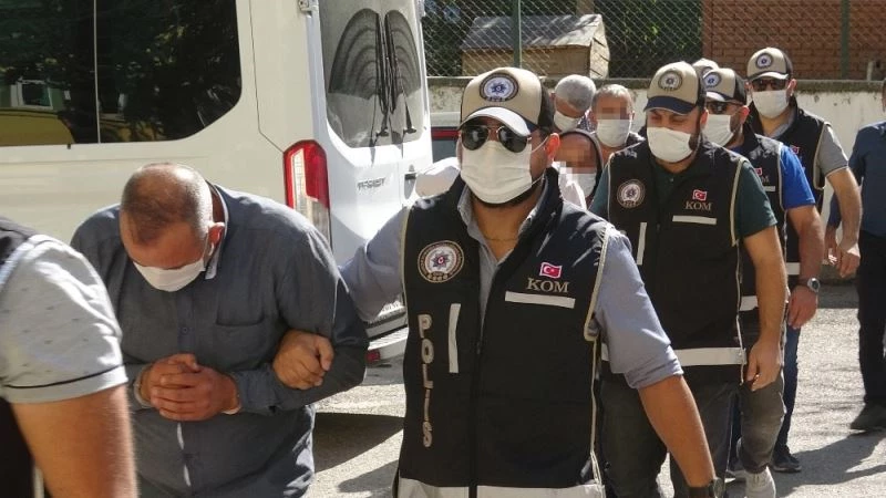 İşe alma vadiyle 900 bin lira vurgun yaptılar
