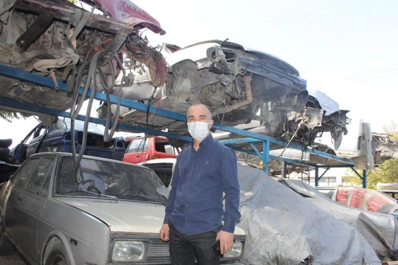 Otomotiv sektöründe yaşadığı yedek parça sorununa hurda araçları parçalayarak çözüm buldu
