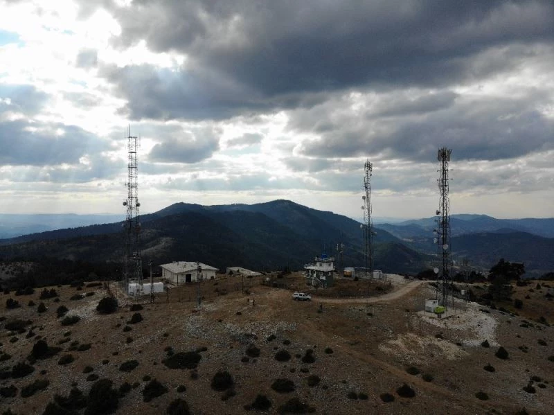 Aylardır 24 saat Uludağ’ı gözlüyor
