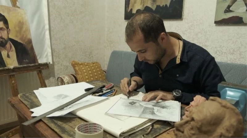 Tatvanlı genç evini sanat atölyesine çevirdi
