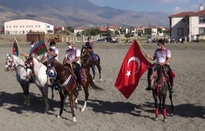 Ciritçiler Azerbaycan’a destek için sahaya çıktı
