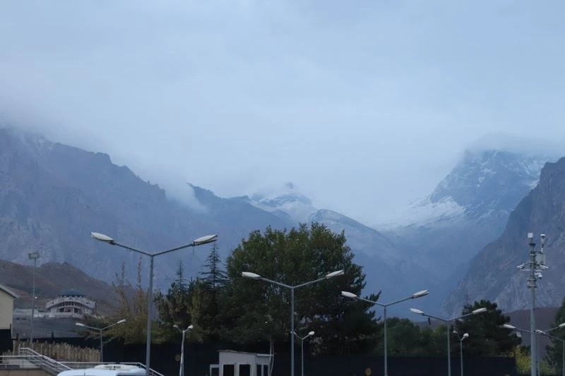 Sümbül Dağı beyaz gelinliğini giydi
