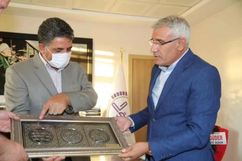 Başkan Güder, din görevlilerinin haftasını kutladı
