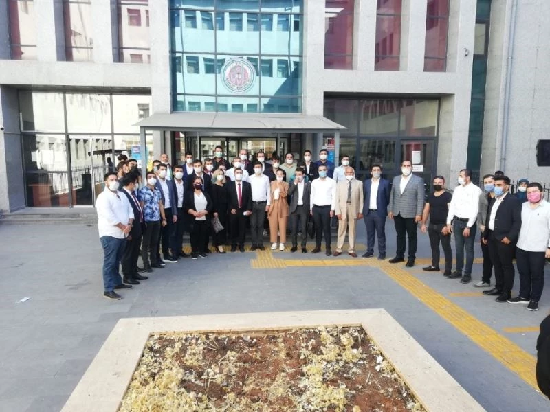 Cumhurbaşkanına hakaretle suçlanan CHP’li hakim karşısına çıktı
