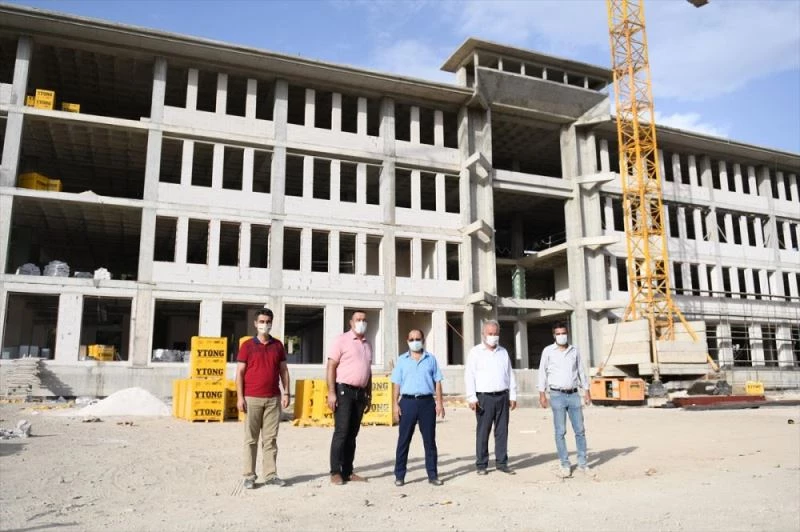 Aksu Hükümet Konağı ve Millet Bahçesi inşaatları sürüyor