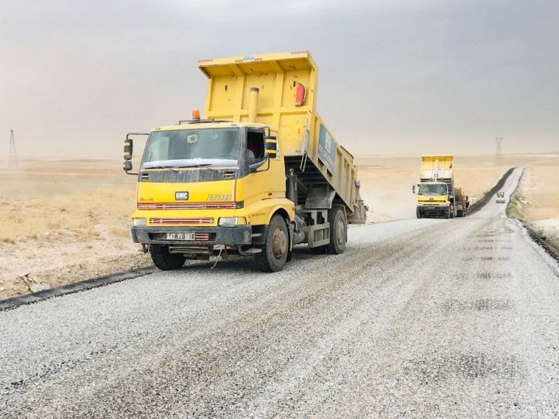 Kadınhanı’nda 148 kilometre mahalle yolu yenilendi
