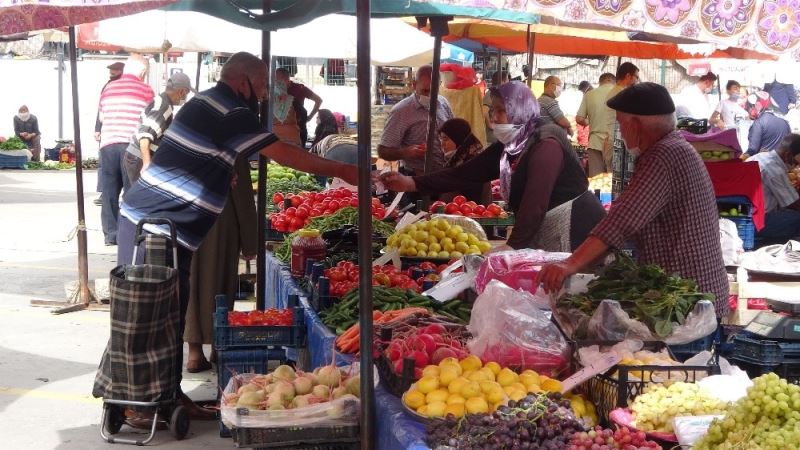 Havaların soğuması semt pazarlarını etkilemedi
